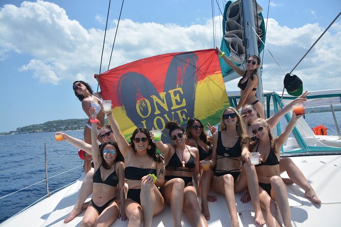 2.5hr Private Catamaran Cruise with Snorkeling, Bar, Food - Why the Private Format Matters