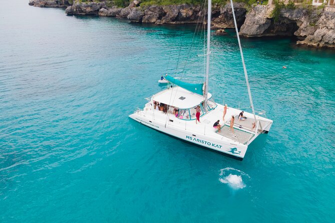 2.5hr Private Catamaran Cruise with Snorkeling, Bar, Food - Crew Service and Special Occasions