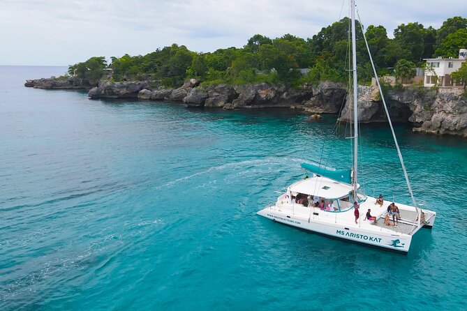 3.5hr Private Catamaran Cruise with Snorkeling, DJ, Bar, Food - Key Points Before You Book