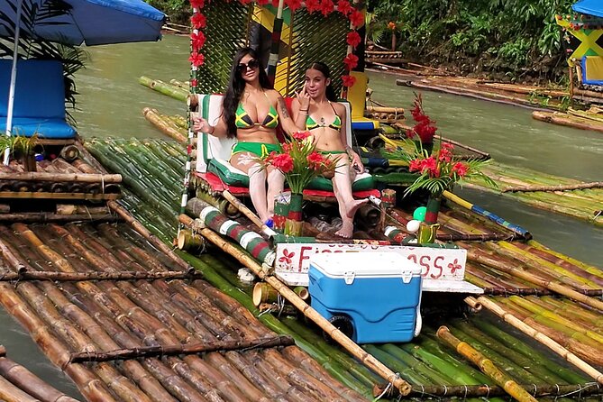3 hours Bamboo Rafting Activity in Lethe Jamaica - The limestone foot massage stop