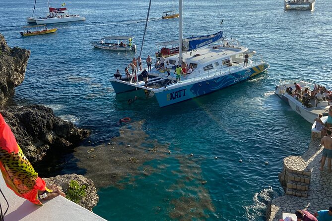 4 Hours Party Boat Catamaran Cruise in Negril - Why this Montego Bay to Negril trip works