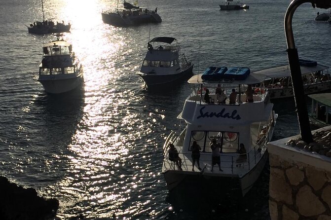 4 Hours Party Boat Catamaran Cruise in Negril - The deep sea snorkeling stop
