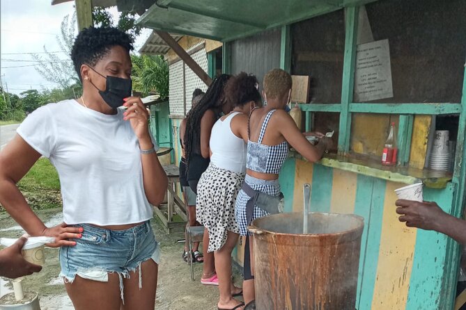 7 Mile Beach & Ricks Cafe with free Shopping experience - What the private format really adds