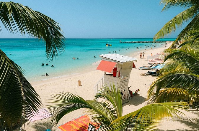 A day at the Beach at Doctor's Cave- Montego Bay with pickup - What the $40 price really gives you