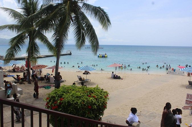 A day at the Beach at Doctor's Cave- Montego Bay with pickup - Weather, cancellations, and practical planning