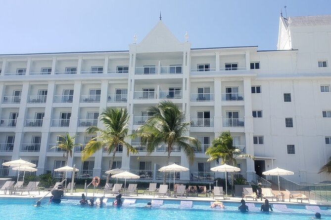 A "Private" Airport Transfer to any Resort in Ocho Rios - From Sangster Airport to your Ocho Rios resort