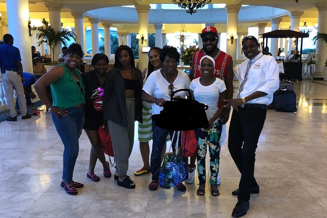 Airport MBJ Round Trip Transfers, to Montego Bay Airbnb & Resorts - Price and value at $53.34 per person