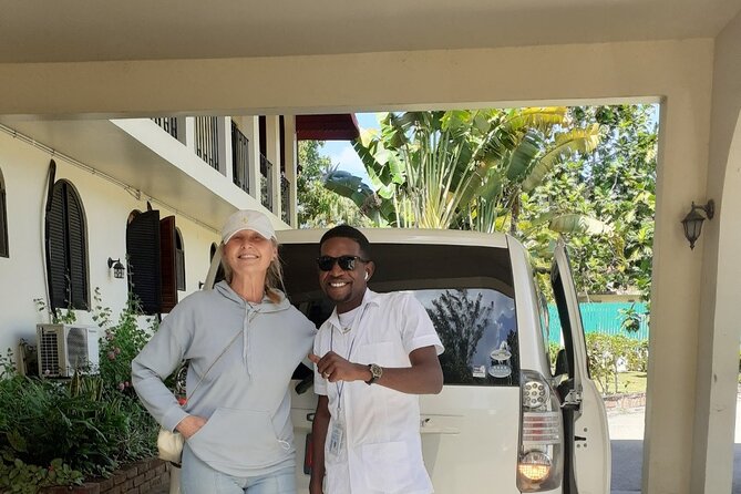 Airport Pickup and Drop-offs (Going out of Montego Bay) - A flexible start at Montego Bay airport