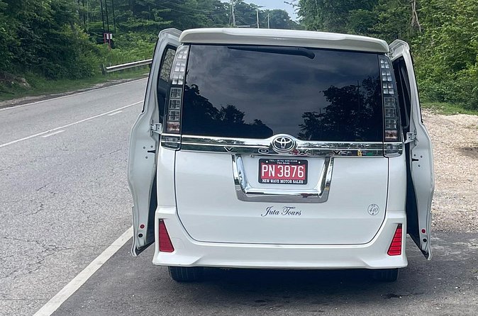 Airport Pickup, Dropoff to any Resort or Airbnb in Montego Bay - How the local driver experience adds value