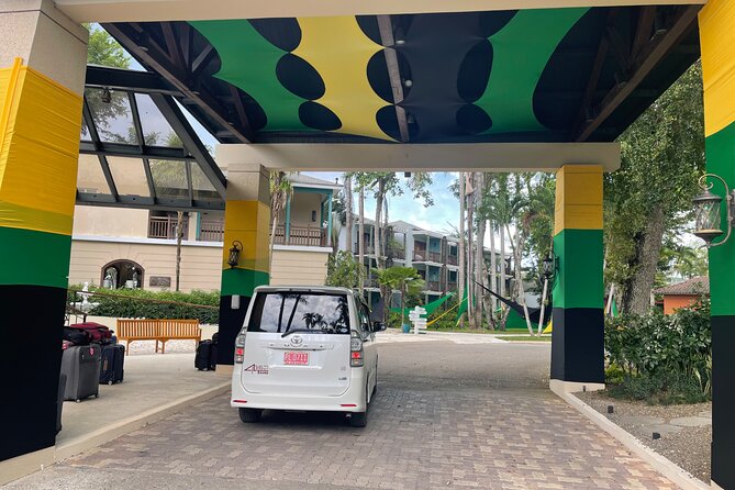 Airport Transfer To Negril - Leaving the airport without the usual scramble