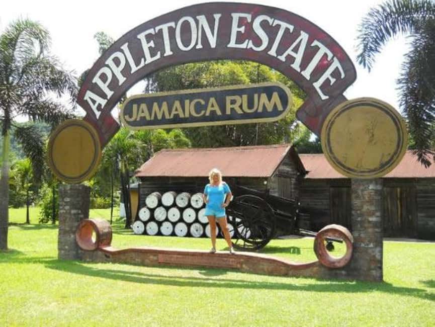 Appleton Estate Rum Tour: Full Day from Montego Bay - Inside the distillery and old production methods
