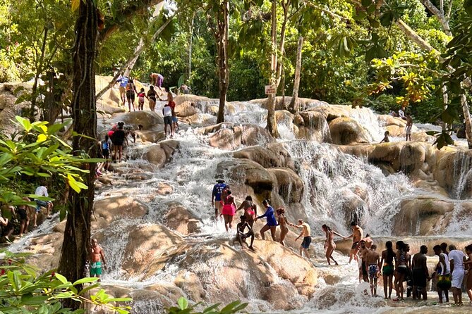 Bamboo Rafting with lime stone - The ride from Montego Bay to the river