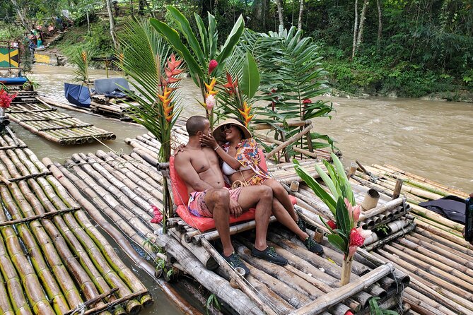 bamboo rafting with limestone foot massage - The souvenir stop on the way back