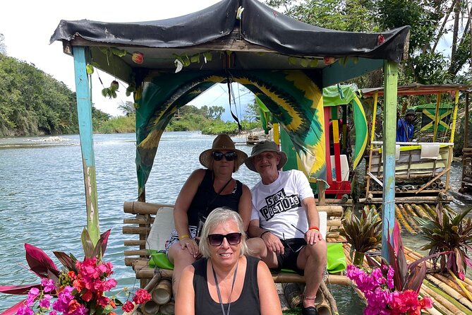 Bamboo River Rafting from Ocho Rios Jamaica - The limestone massage is the popular extra