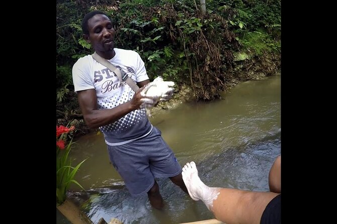 Bamboo River rafting with Limestone massage - The limestone foot massage
