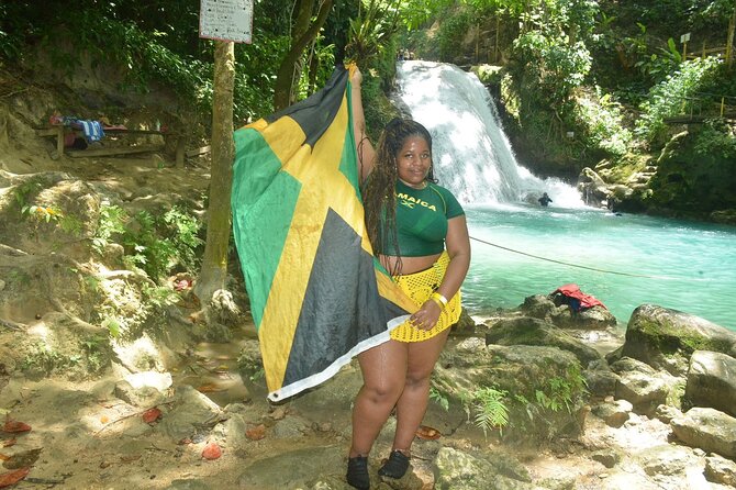 Blue Hole and Bamboo Rafting Ocho Rios - Bamboo rafting: two hours of calm river scenery