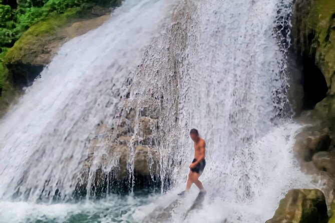 Blue Hole and Dunn's River Falls Ocho rios - The guides and the drive
