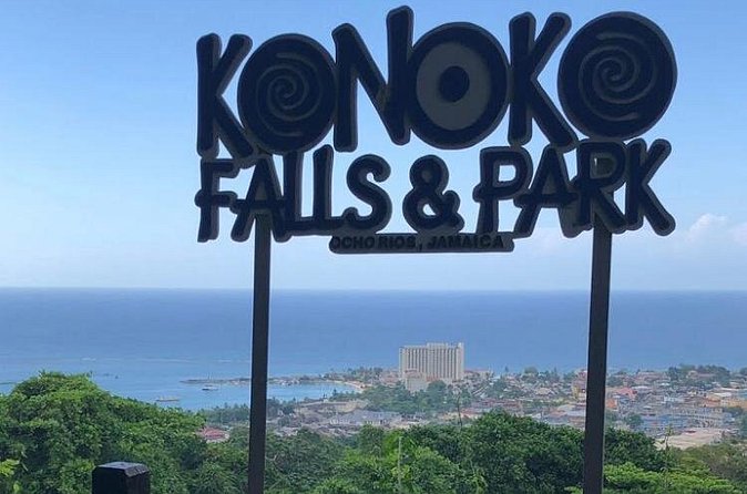 Blue Hole and Konoko Falls Park Private Tour - What the private vehicle changes