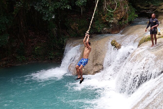 Blue Hole and River Tubing, The Most Fun and Relaxing Excursions. - The 9 a.m. pickup and the road to the Blue Hole