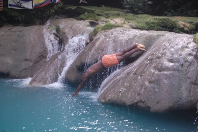 Blue Hole and Shopping in Ochi Rios - What Makes Blue Hole Different