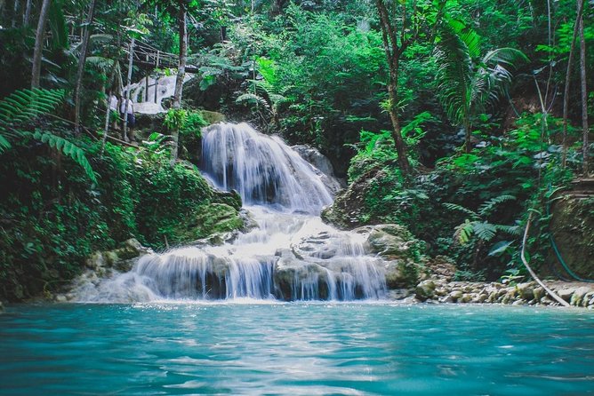 Blue Hole Jamaica Tours from Montego Bay - Why the private ride from Montego Bay matters