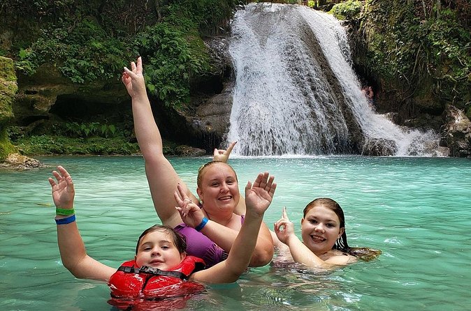 Blue Hole Ocho Rios (Island Gully Falls) - The Tarzan rope and cliff jumps