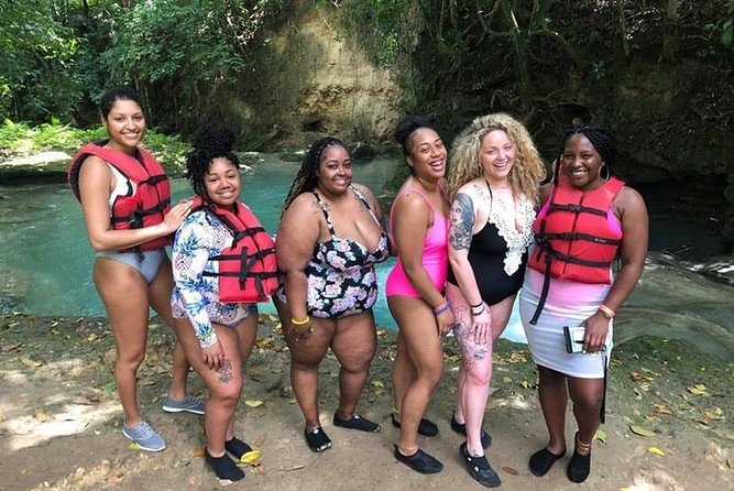Blue Hole Tour from Ocho Rios - The optional Taj Mahal Shopping Center stop