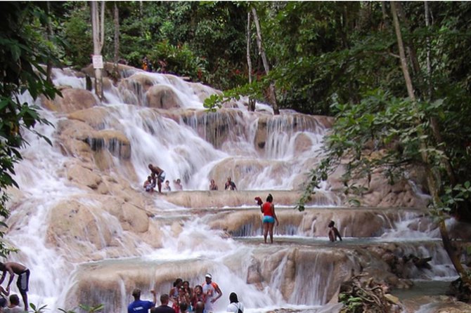 Bob Marley Nine Mile and Dunn's River Falls Tour From Montego Bay - What makes the mausoleum stop worthwhile