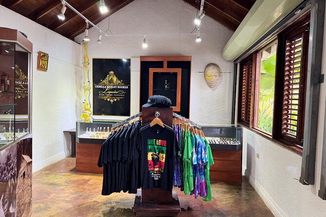 Bob Marley Nine Mile Tour - Visiting the Mausoleum at Nine Mile