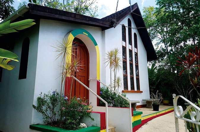 Bob Marley Nine Miles, sightseeing and local food and fruit stop - Local food and fruit: what to expect