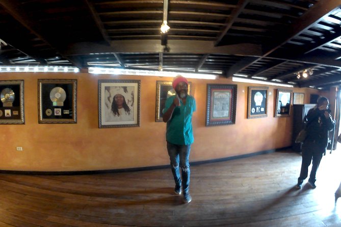 Bob Marley's Mausoleum Tour - Live Reggae and Refreshments After the Tour