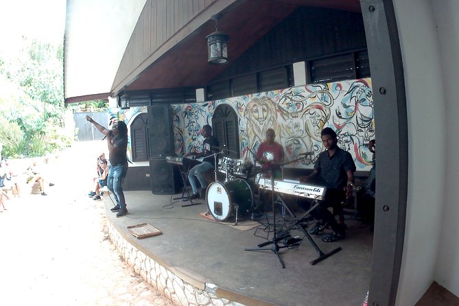 Bob Marley's Mausoleum Tour - What the Private Format Adds
