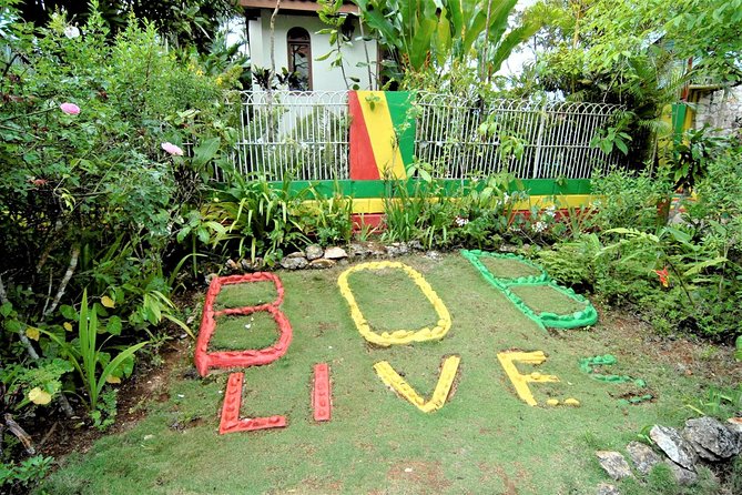 Bob Marley's Nine Mile Day-Trip w/Admission & Guided Tour from Grand Palladium - Discovery Bay and a 10-minute Columbus Park stop