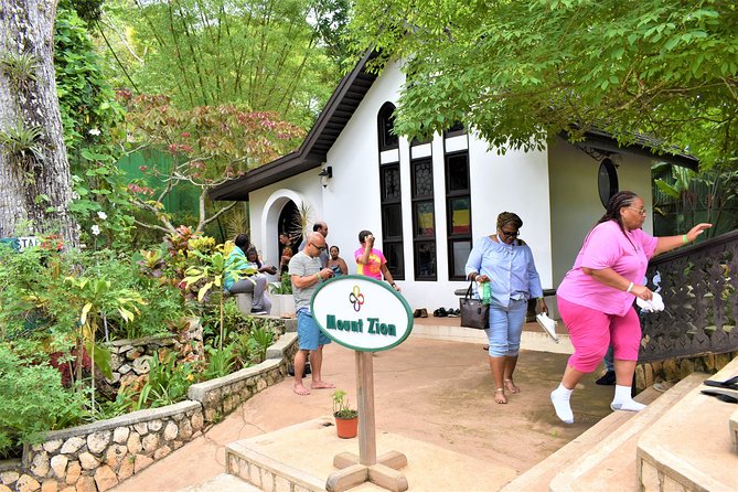 Bob Marley's Nine Mile Day-Trip w/Admission & Guided Tour from Grand Palladium - What the guide and driver add to the day