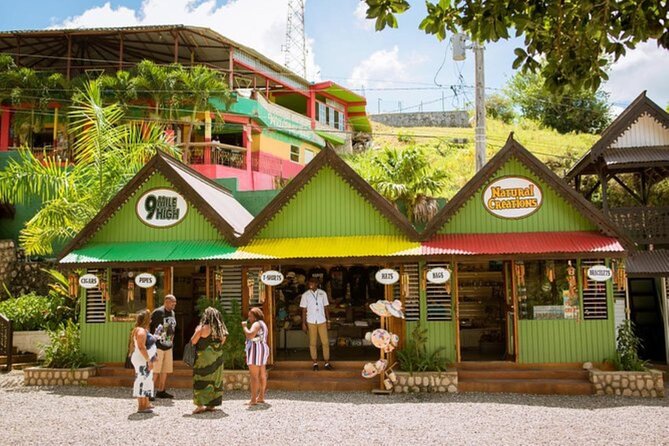Bob Marley's Nine Mile Tour from Montego Bay - Columbus Park gives the trip a useful pause