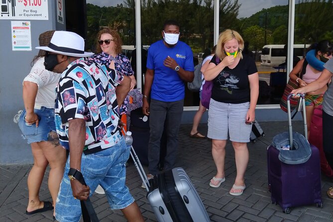 Breathless & Secrets Airport Transfer - Why private transport can be worth $20