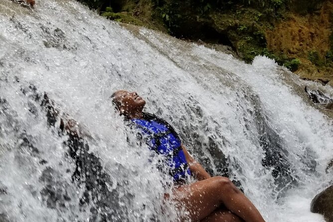 Chuck Norris Secret Falls/Blue Hole - The main strengths and weaknesses