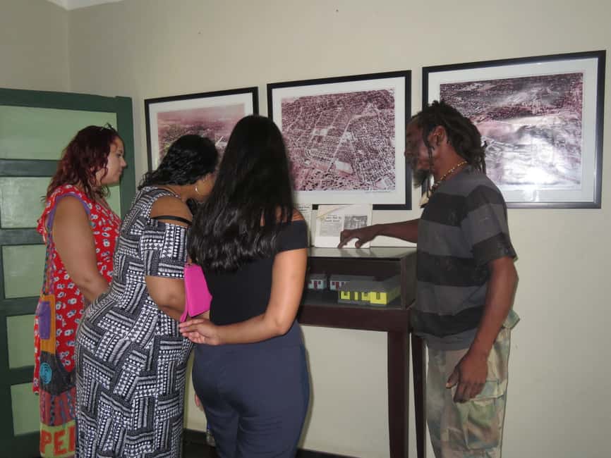 City Tour of Kingston Including Entry Fees - Why this four-hour Kingston tour works