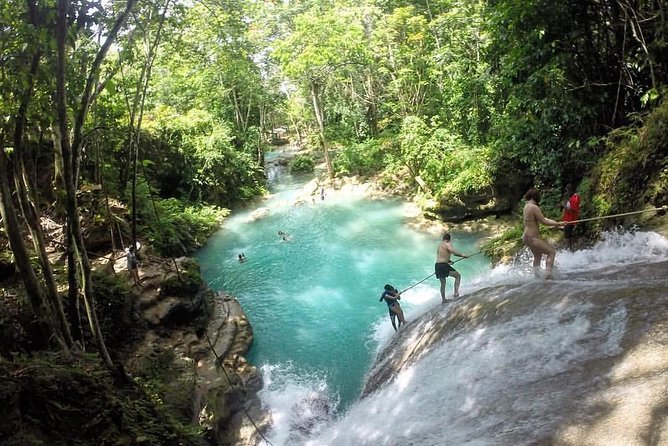 Cool Blue Hole from Ocho Rios - The drive from Ocho Rios sets the tone