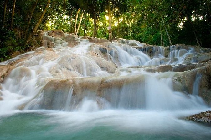 Day Trip to Dunn's River Falls from Montego Bay - The souvenir sellers at the exit