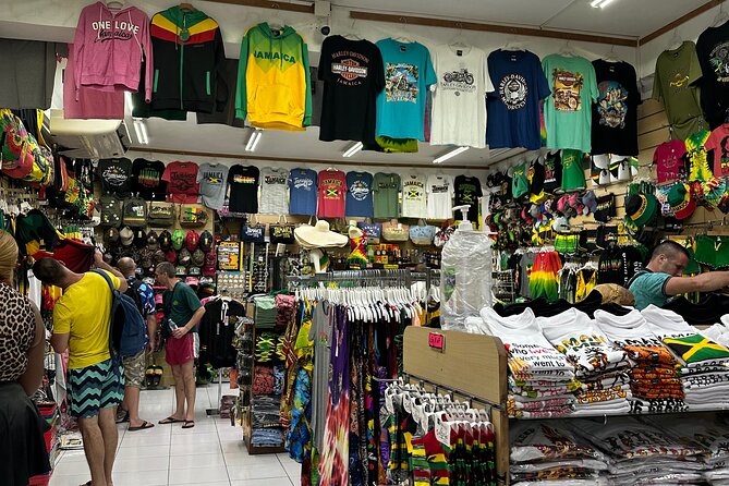 Doctors Cave Beach and Shopping with Transportation in Montego Bay - Richard’s calm approach to the ride