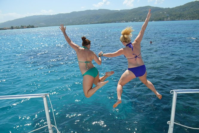 Dreamer Catamaran Montego Bay Cruise to Negril from Falmouth - Buffet lunch and the open bar
