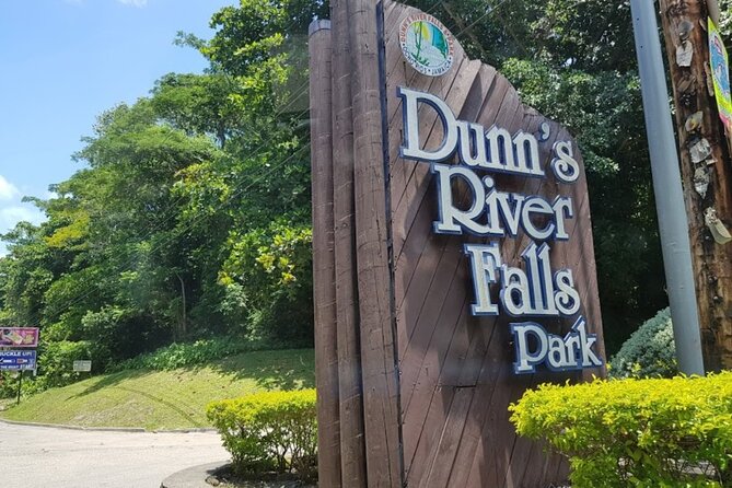 Dunn's River Fall's - The road toward Green Grotto Caves