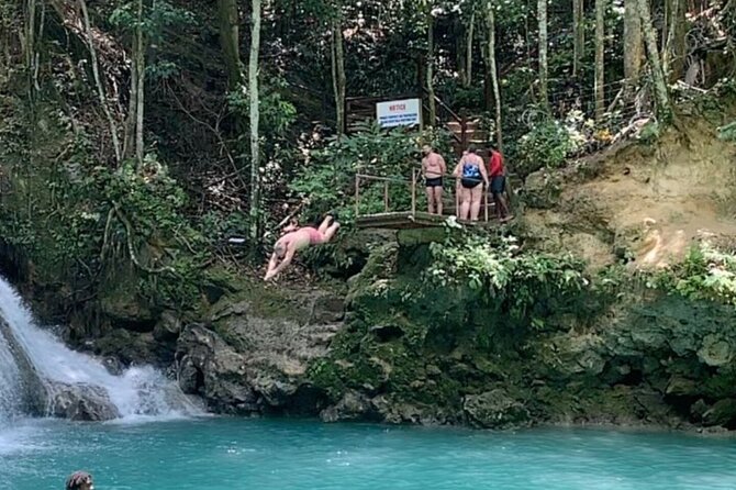 Dunn's River Falls and Blue Hole Secret Falls Combo Daytrip - Shoes, clothing, and useful planning advice