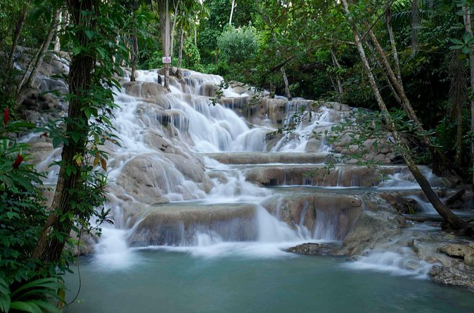 Dunn's River Falls And Shopping Tour From Ocho Rios - What the strong ratings tell you
