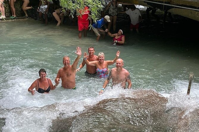 Dunn's River Falls Climb and Beach Include Entry Fee (ᵔᵕᵔ) - Optional shopping in Ocho Rios