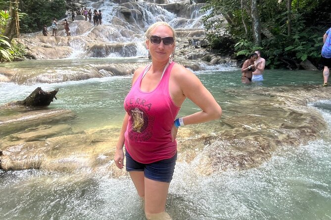 Dunn's River Falls Climb and Beach Include Entry Fee (ᵔᵕᵔ) - What the $80 price really buys you