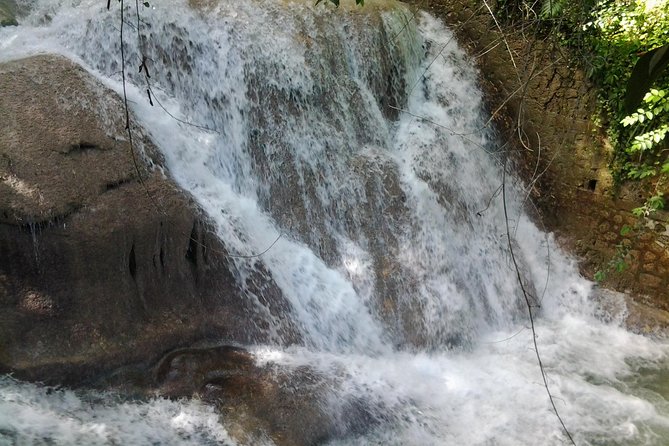Dunn's River Falls excursion from Montego Bay - Leaving Montego Bay in an air-conditioned vehicle