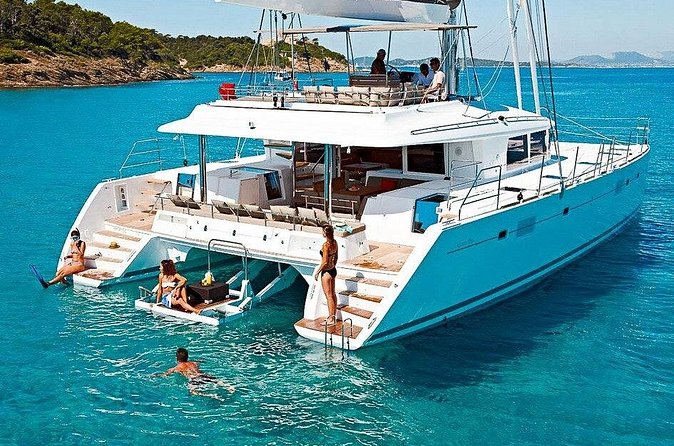 Dunn's River Falls Party Cruise, Blue Hole with Snorkeling, free beverages - Open bar, DJ, and the party cruise
