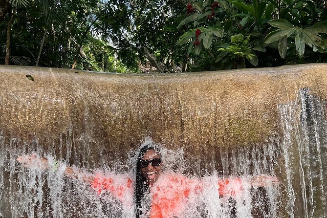 Dunns River Falls and Blue Hole Water Falls from Montego Bay - The ride from Montego Bay to Ocho Rios